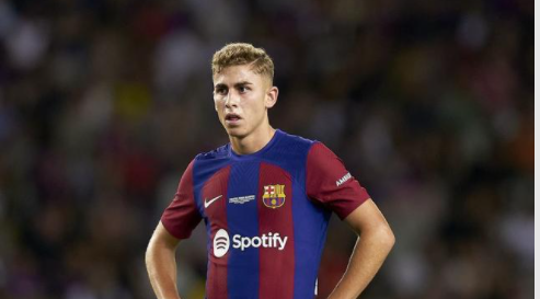 Cầu thủ trẻ Fermin của Barcelona tỏa sáng suốt trận, giúp đội nhà ngược dòng Valencia 4-2